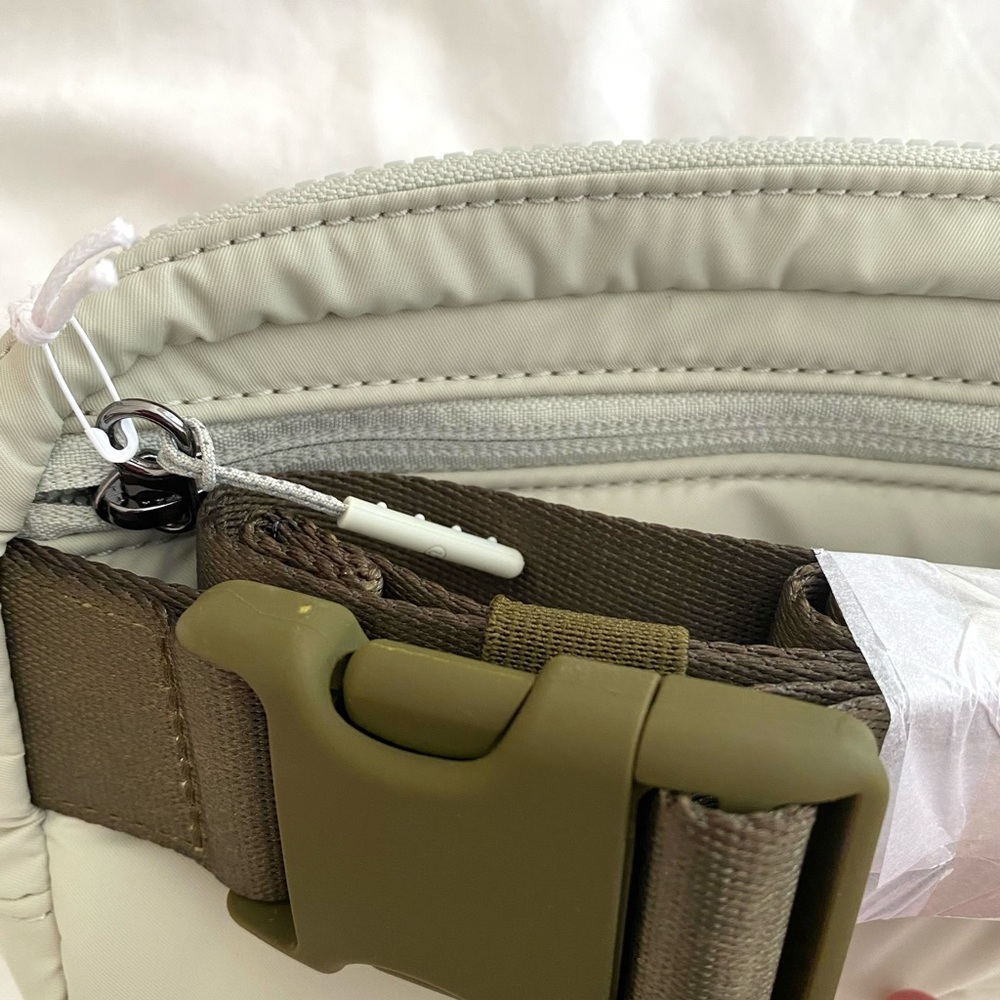 Lululemon Limited Edition Quilted Puffy Everywhere Belt Bag - Picture 14 of 14